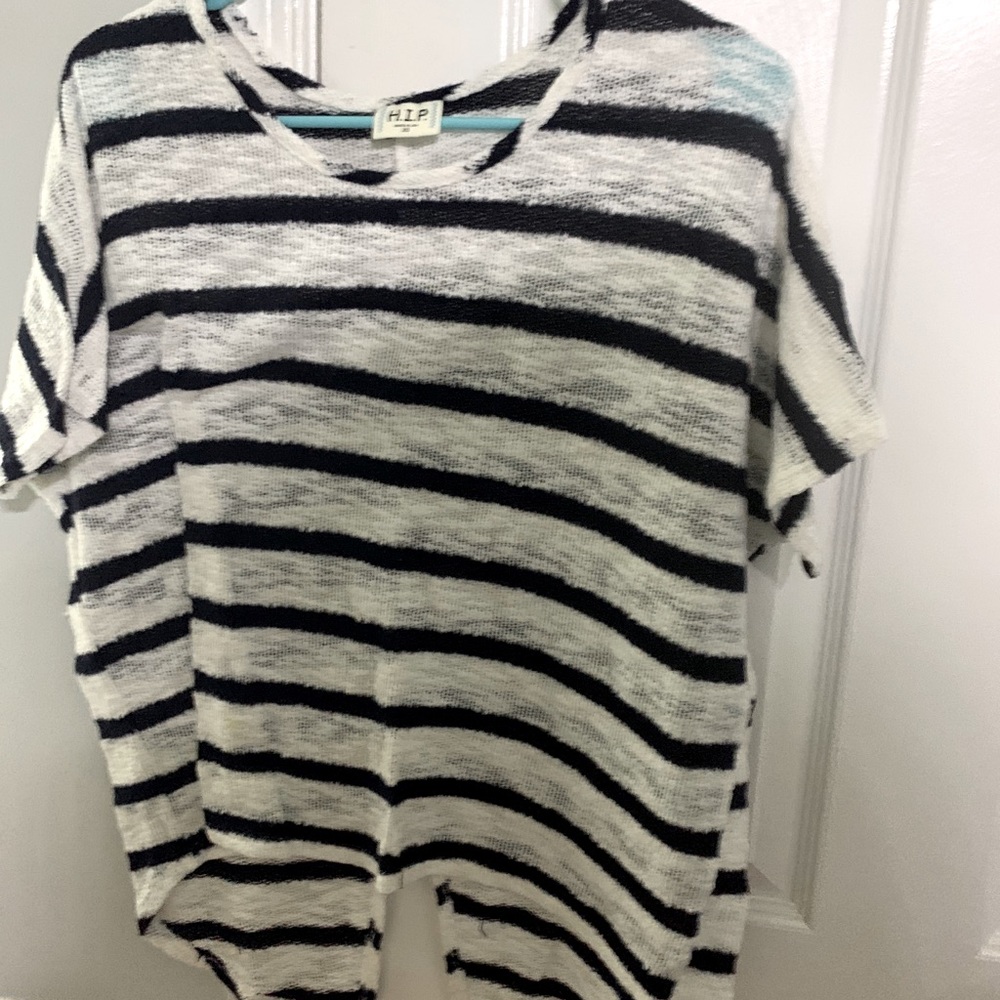 Short sleeve sweater